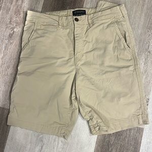 American Eagle khaki shorts. Size 34. Good condition.
